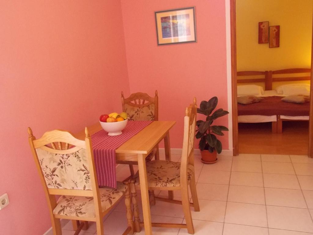 Ivana Apartment *